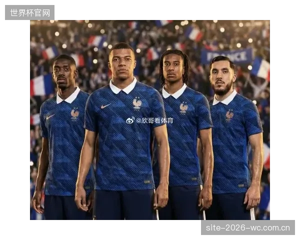 法国队锋线储备兼具实力与年龄优势,年轻球员的冲击力将是球队攻坚的重要手段。 法国队锋线储备兼具实力与年龄优势,年轻球员的冲击力将是球队攻坚的重要手段。